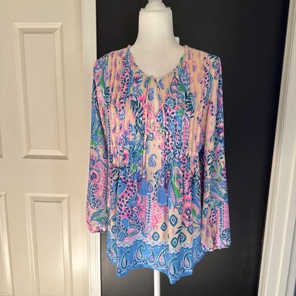 Lilly Pulitzer Marilina Tunic Top in Flocking to Paradise
Size Small - Picture 2 of 12